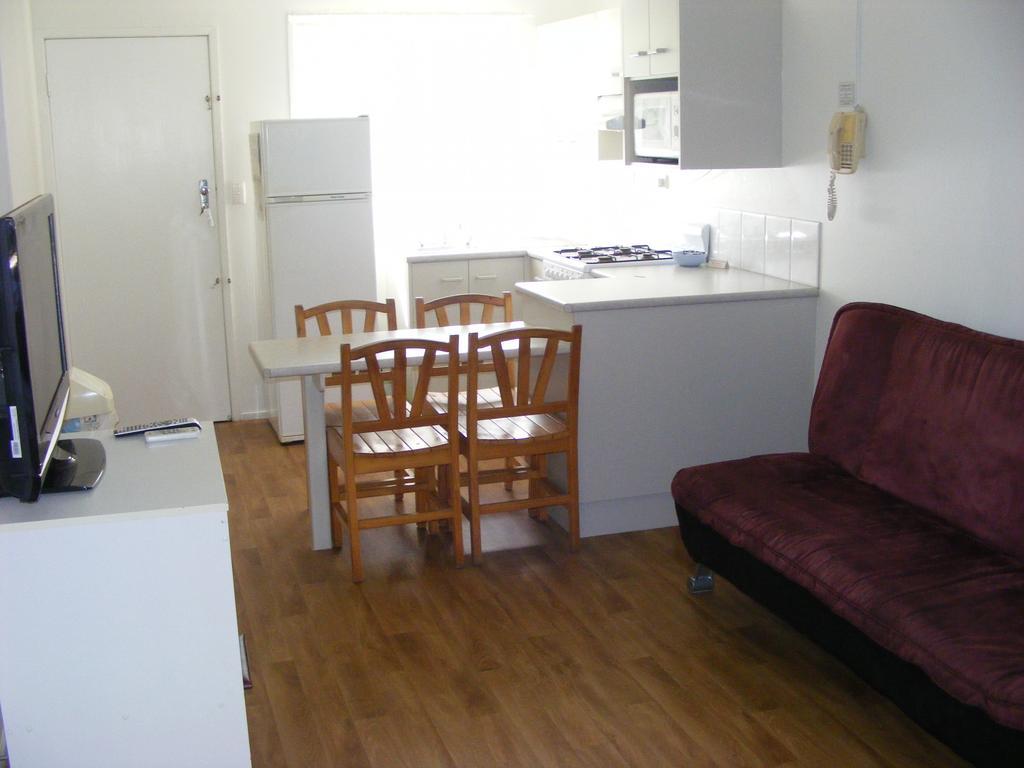Bargara Motor Inn - Pet Friendly Zimmer foto